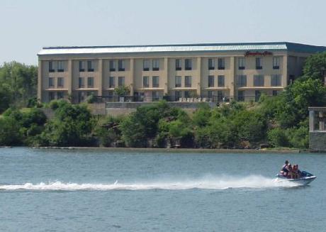 Hampton Inn on the Lake