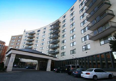 Clarion Collection Hotel Arlington Court Suites