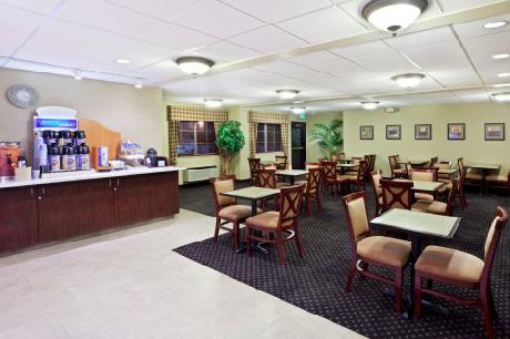 Holiday Inn Express Hotel & Suites PORTLAND AIRPORT
