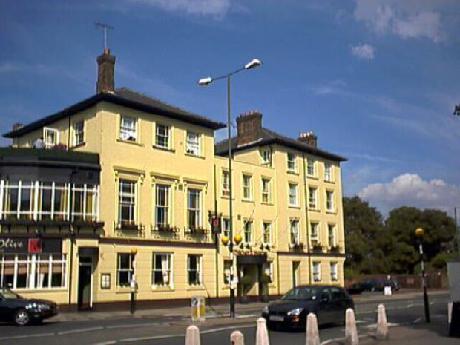 Liongate Hotel