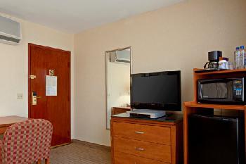 Holiday Inn Express CENTURY CITY