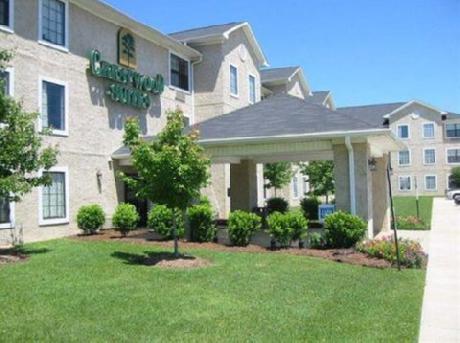Crestwood Suites - Baton Rouge