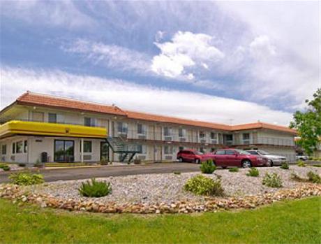 Super 8 Aurora Denver Area