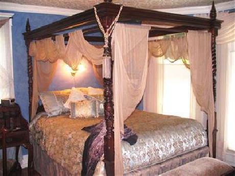 Larelle House Bed and Breakfas