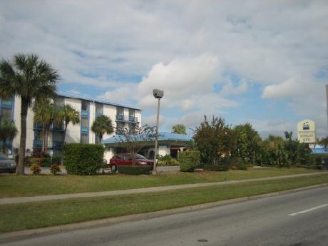 Monumental Movieland Hotel