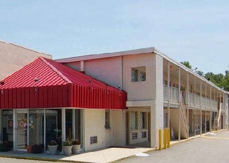 Econo Lodge Near Chippenham Hospital