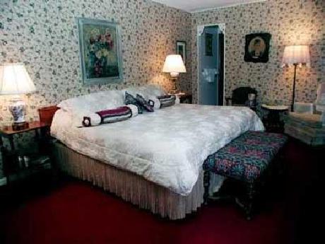 Outpost Bed & Breakfast Countr