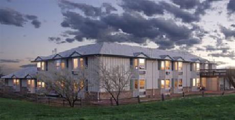 Hilltop Inn and Suites