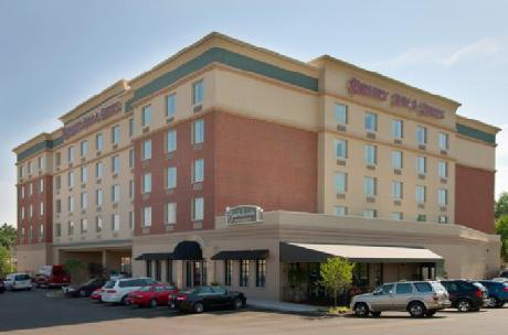 Drury Inn Suites STL Near Forest Pk