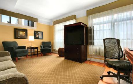 BEST WESTERN PLUS Hospitality House