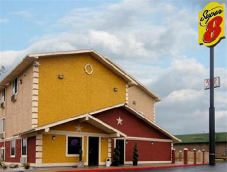 Super 8 San Antonio/I-35 North