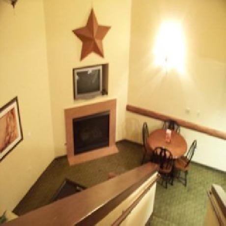 Fort Rapids Resort and Indoor Waterpark