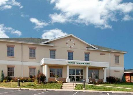 Quality Inn & Suites Skyways