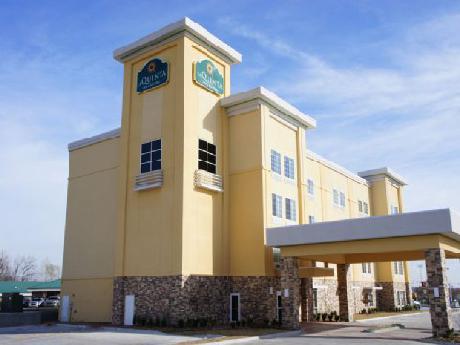 La Quinta Inn & Suites Tulsa  Catoosa