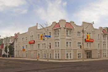 Econo Lodge Inn & Suites Downtown