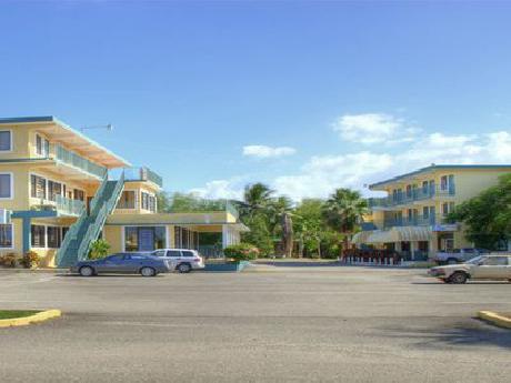 Hotel La Cima & Suites Aguadil