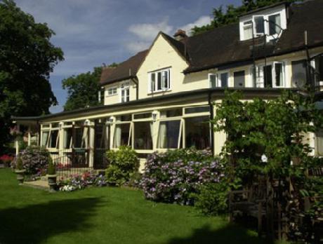 Elva Lodge Hotel