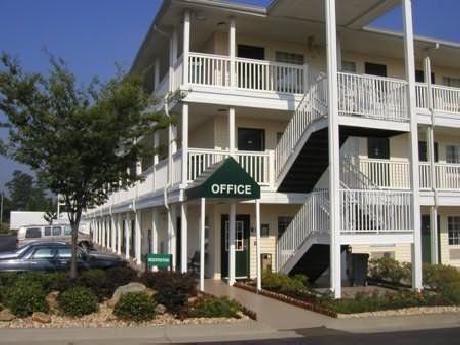 Sun Suites Kennesaw Atlanta North I-75