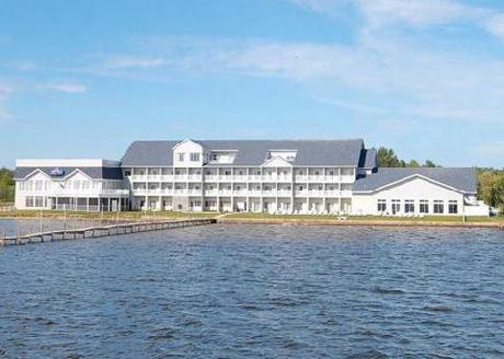 Comfort Suites Lakeside