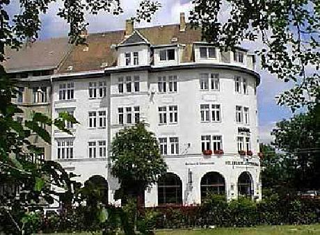 Antikhotel am Voelkerschlachtdenkmal