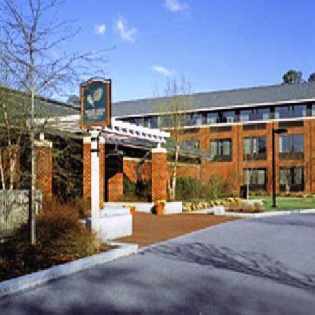 Williamsburg Woodlands Hotel and Suites