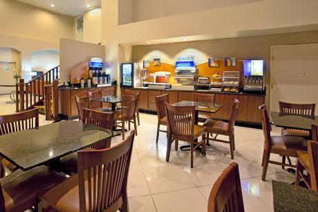 Holiday Inn Express Hotel & Suites RANCHO MIRAGE - PALM SPGS AREA