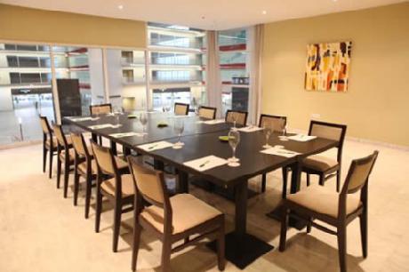 Husa Puerta De Zaragoza