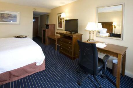 Hampton Inn WheelingSt Clairsville OH