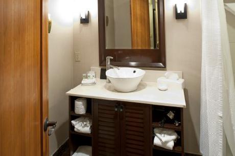 Humphreys Half Moon Inn And Suites