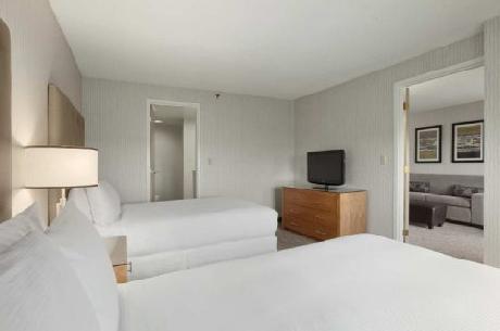 Hilton Suites Auburn Hills