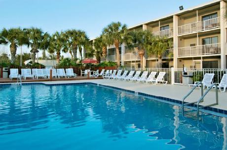 Red Roof Inn and Suites Naples