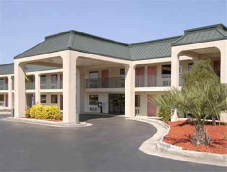 Super 8 Byron/South Macon