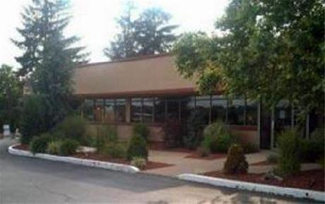 Econo Lodge Inn & Suites