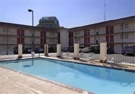 Travelodge San Antonio-Alamo/Riverwalk/Conv. Ctr.