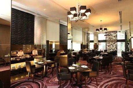 Radisson Suites Bangkok Sukhumvit