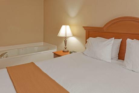 Holiday Inn Express Hotel & Suites FULTONDALE