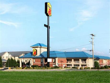 Super 8 Dandridge