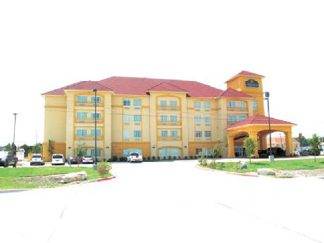 La Quinta Inn & Suites Dallas  Hutchins