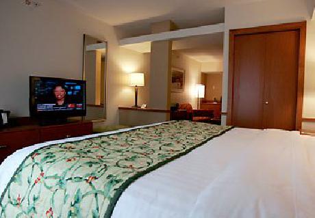 Fairfield Inn & Suites South Boston