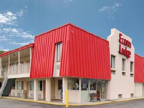 Econo Lodge Airport