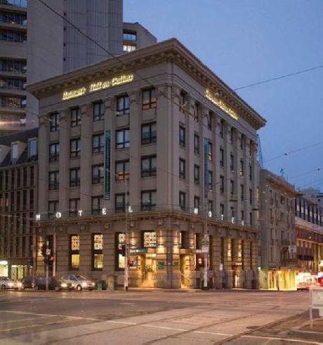 Quality Hotel Batman's Hill on Collins