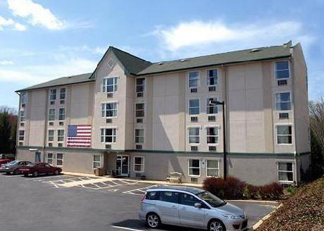 Rodeway Inn & Suites At Biltmore Square