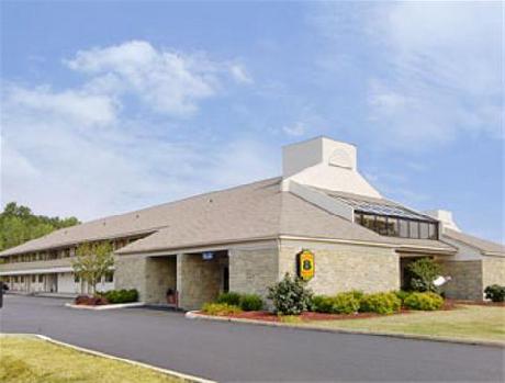 Super 8 Westlake/Cleveland