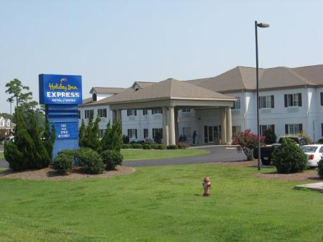 Holiday Inn Express Hotel & Suites SNEADS FERRY (TOPSAIL BEACH)