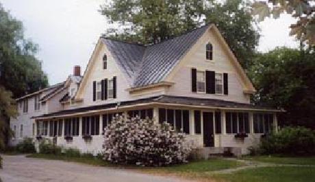 Silver Maple Lodge & Cottages