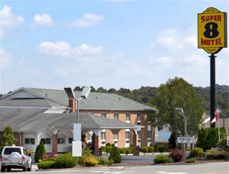 Super 8  Hillsville