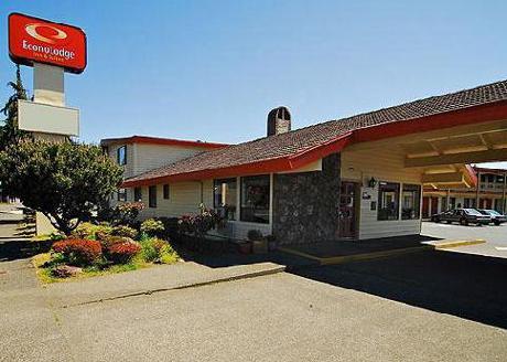 Econo Lodge Inn & Suites