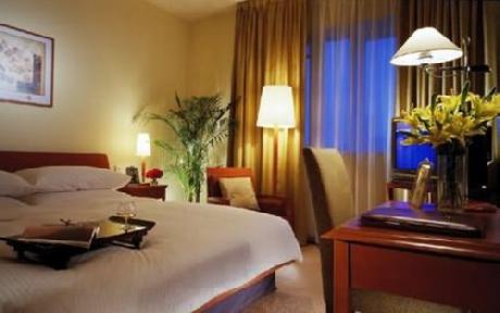 Oakwood Gold Arch Residence