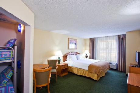Holiday Inn Express Hotel & Suites TAMPA-ANDERSON RD/VETERANS EXP