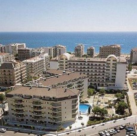 Aqua Hotel Montagut suites